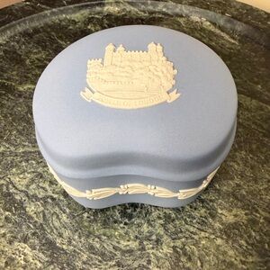 Wedgwood Blue Bean Box TRINKET Dish “Tower of London”